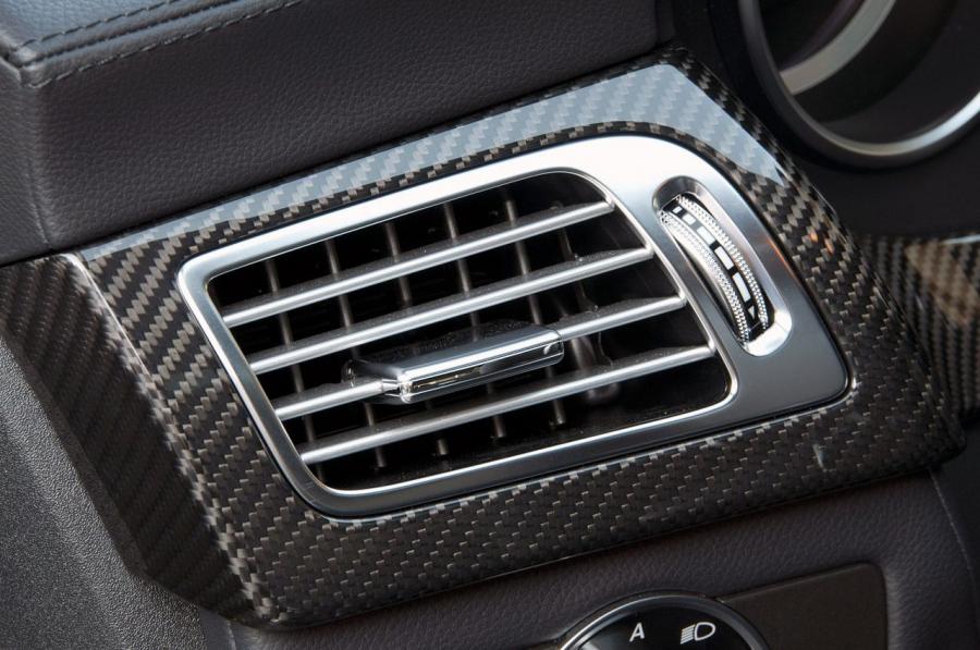  Mercedes-Benz CLS63 AMG 2012 года  (фото 16 из 62)